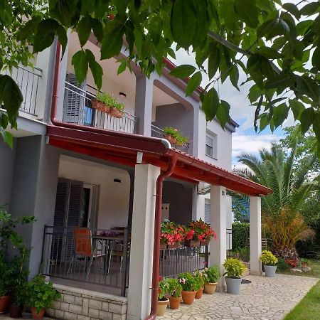 Apartment Nevia Fazana Exterior photo