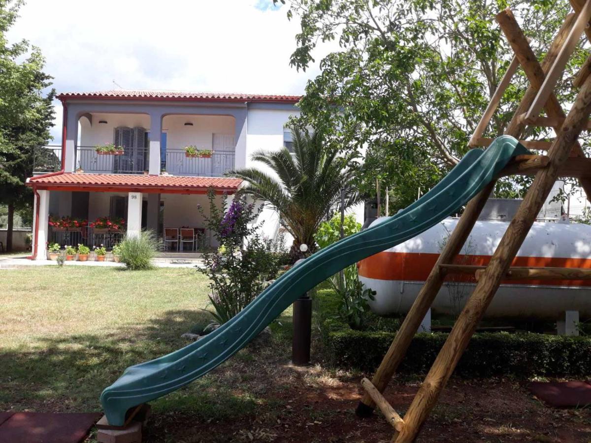 Apartment Nevia Fazana Exterior photo